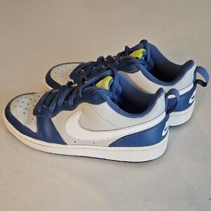 Nike Coury Borough Sneakers